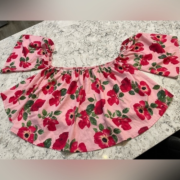 SHEIN CURVE Crop top w/short bell sleeves.Size 1XL. Flirty fun! - Picture 1 of 6